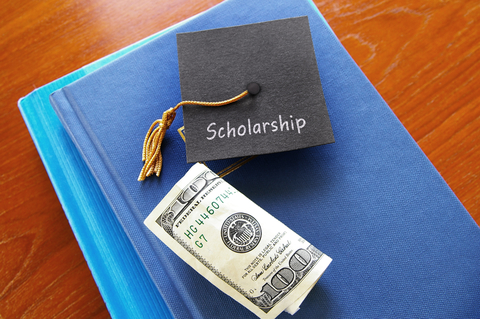 9 scholarship application tips for high school students